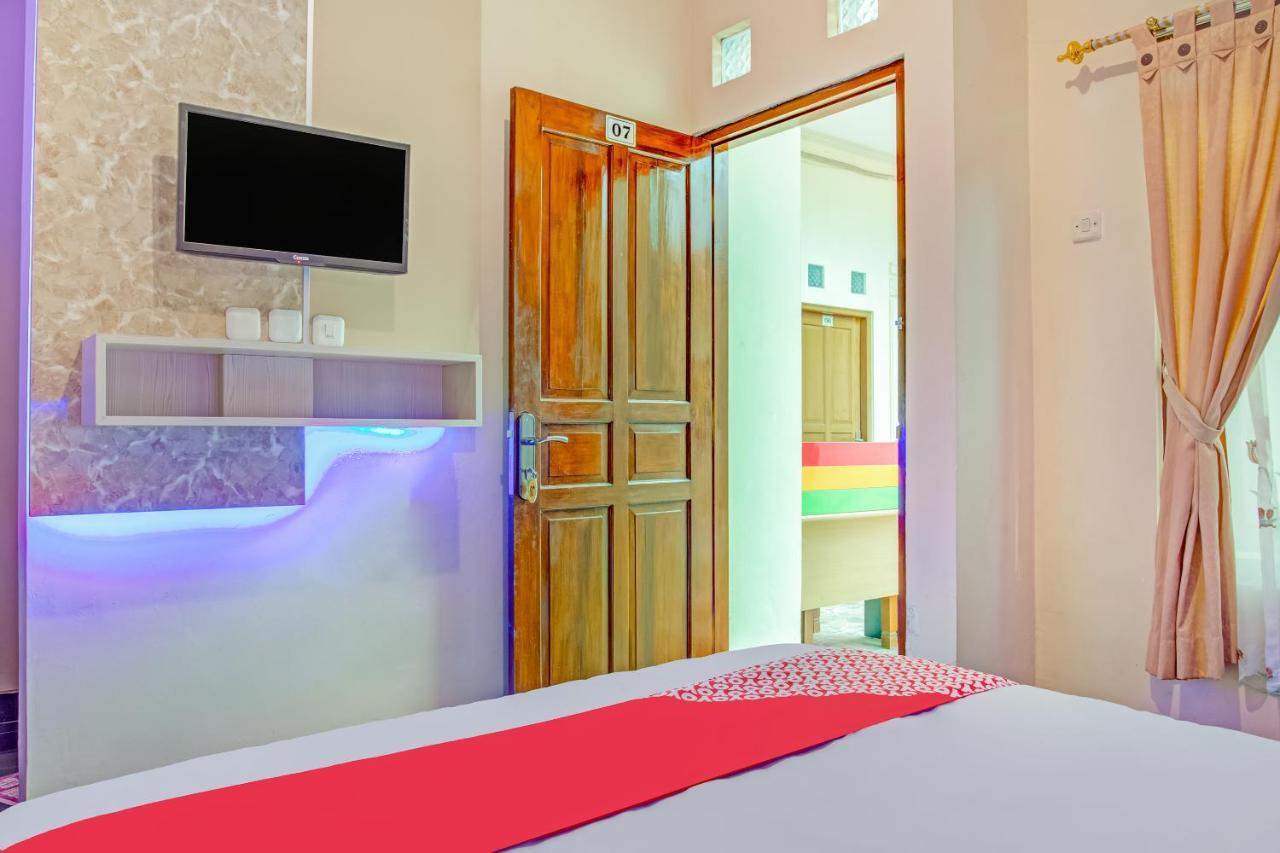 Oyo 3831 Pelangi Residence Syariah Surakarta  ภายนอก รูปภาพ