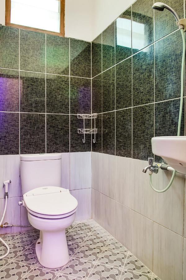 Oyo 3831 Pelangi Residence Syariah Surakarta  ภายนอก รูปภาพ