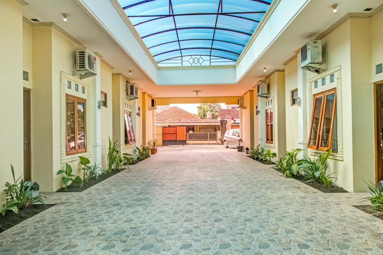 Oyo 3831 Pelangi Residence Syariah Surakarta  ภายนอก รูปภาพ