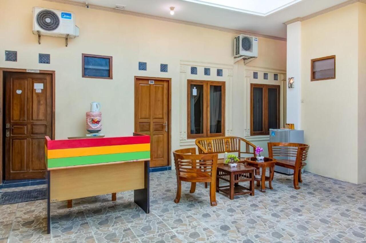 Oyo 3831 Pelangi Residence Syariah Surakarta  ภายนอก รูปภาพ