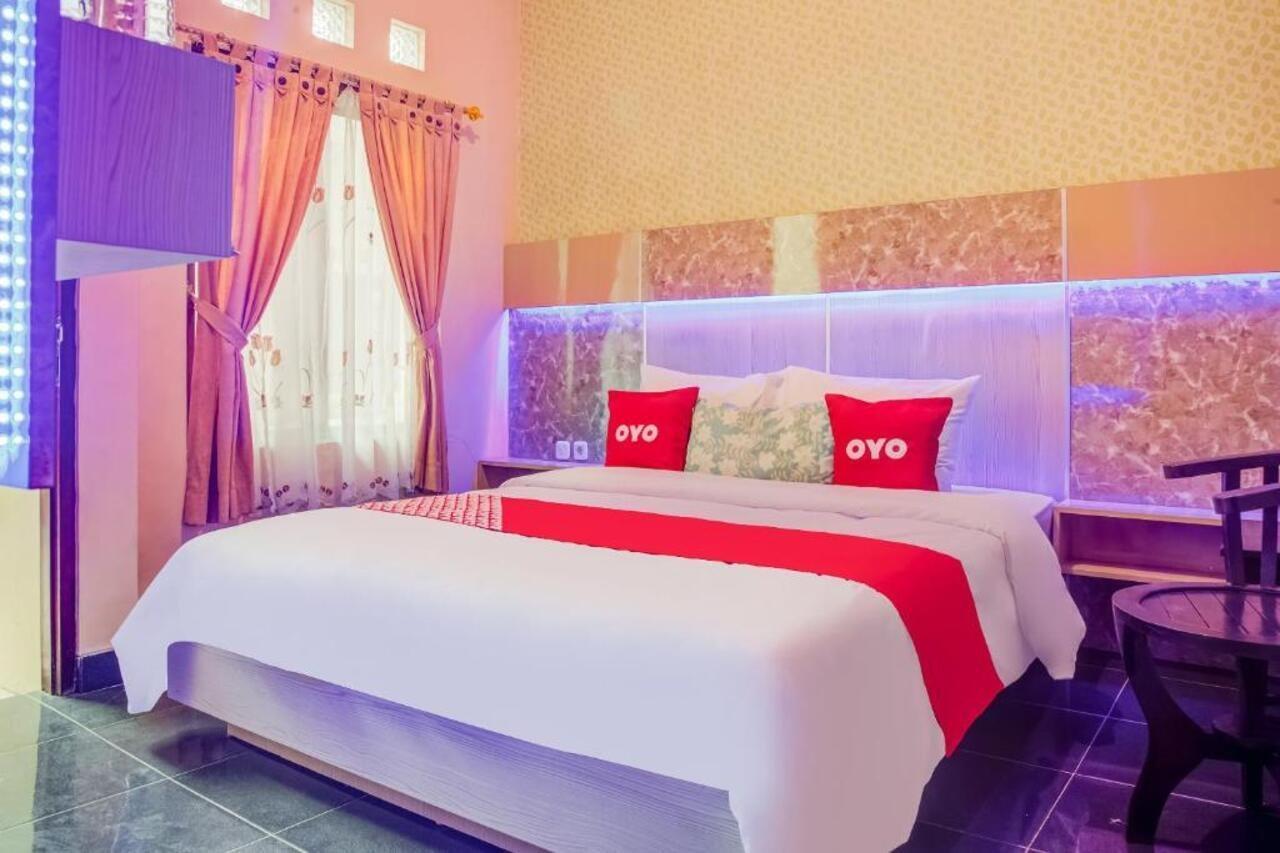 Oyo 3831 Pelangi Residence Syariah Surakarta  ภายนอก รูปภาพ